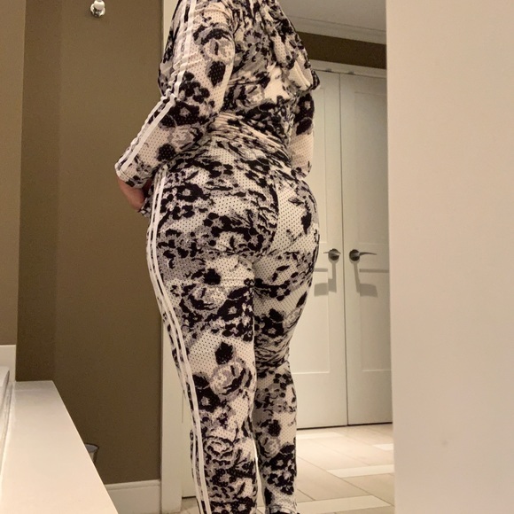 Tracksuit - Picture 2 of 7